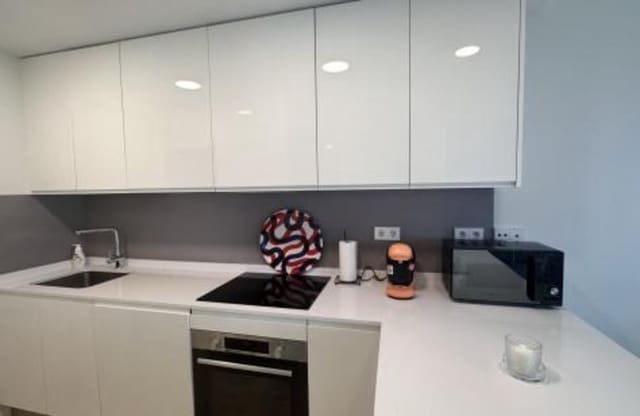 2 bedroom Apartment for rent in La Concha - Resina Golf, Estepona with pool garage - € 2,400 (Ref: 9387039)