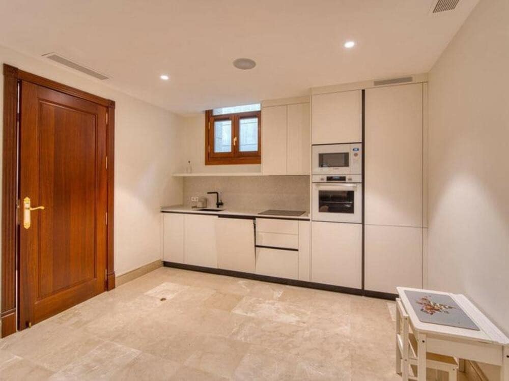 Villa/Maison de 6 chambres à louer à Marbella avec piscine garage - 45 000 € (Ref: 9387041)