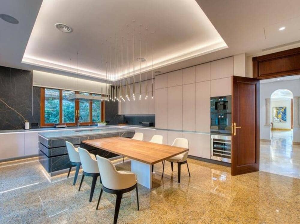 Villa/Maison de 6 chambres à louer à Marbella avec piscine garage - 45 000 € (Ref: 9387041)