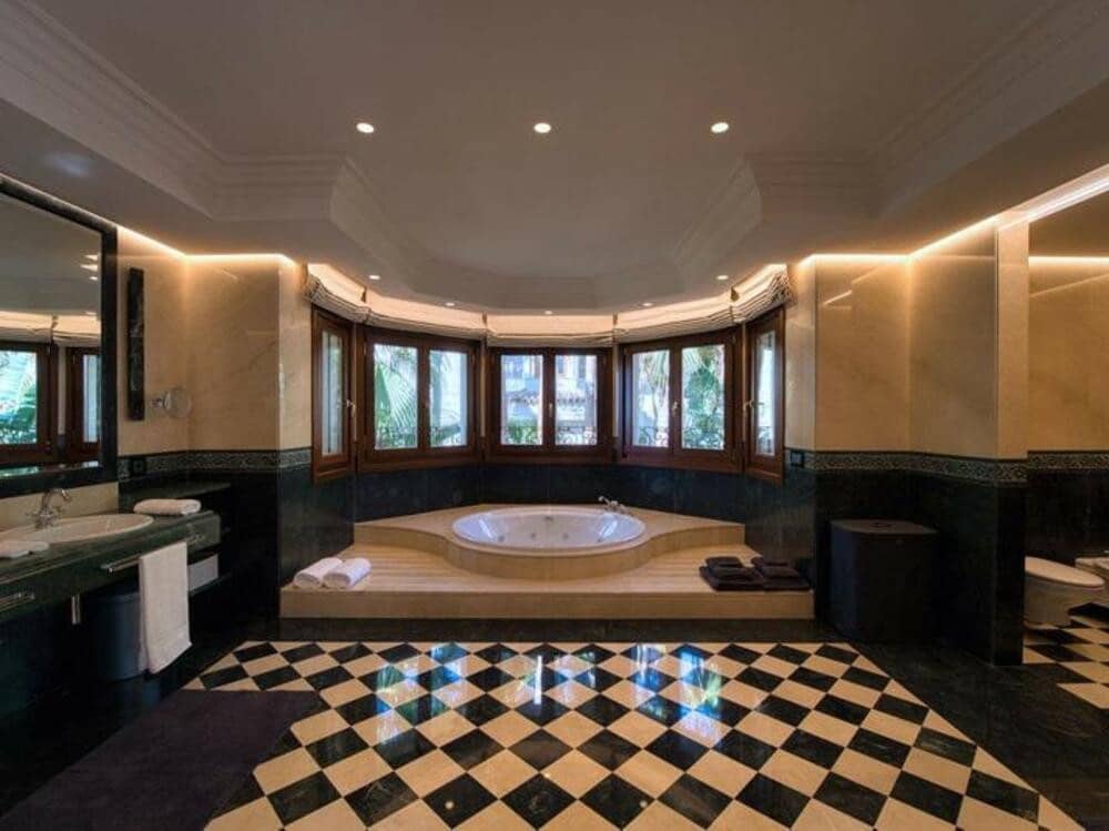 Villa/Maison de 6 chambres à louer à Marbella avec piscine garage - 45 000 € (Ref: 9387041)