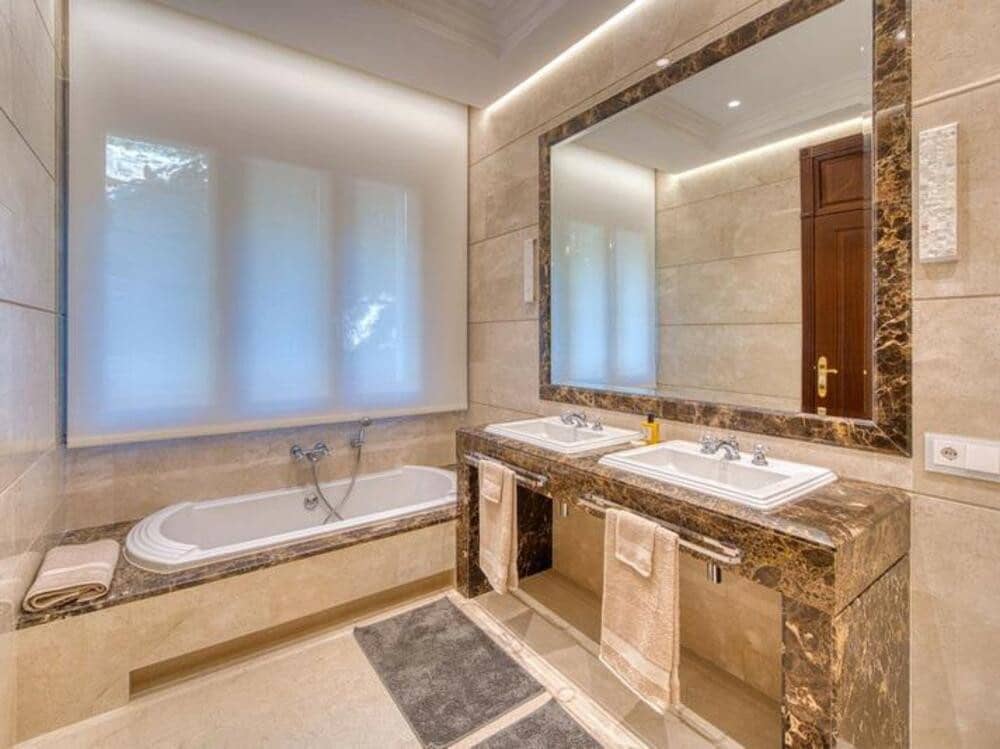 Villa/Maison de 6 chambres à louer à Marbella avec piscine garage - 45 000 € (Ref: 9387041)