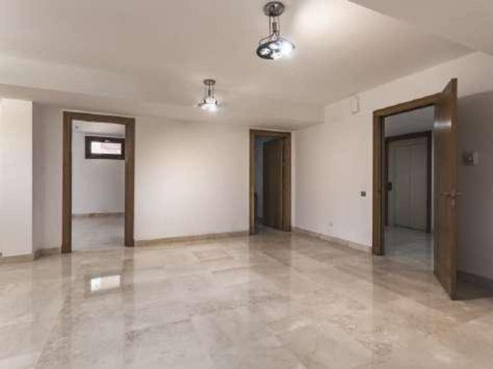 6 bedroom Villa for rent in Marbella with pool garage - € 9,000 (Ref: 9390045)