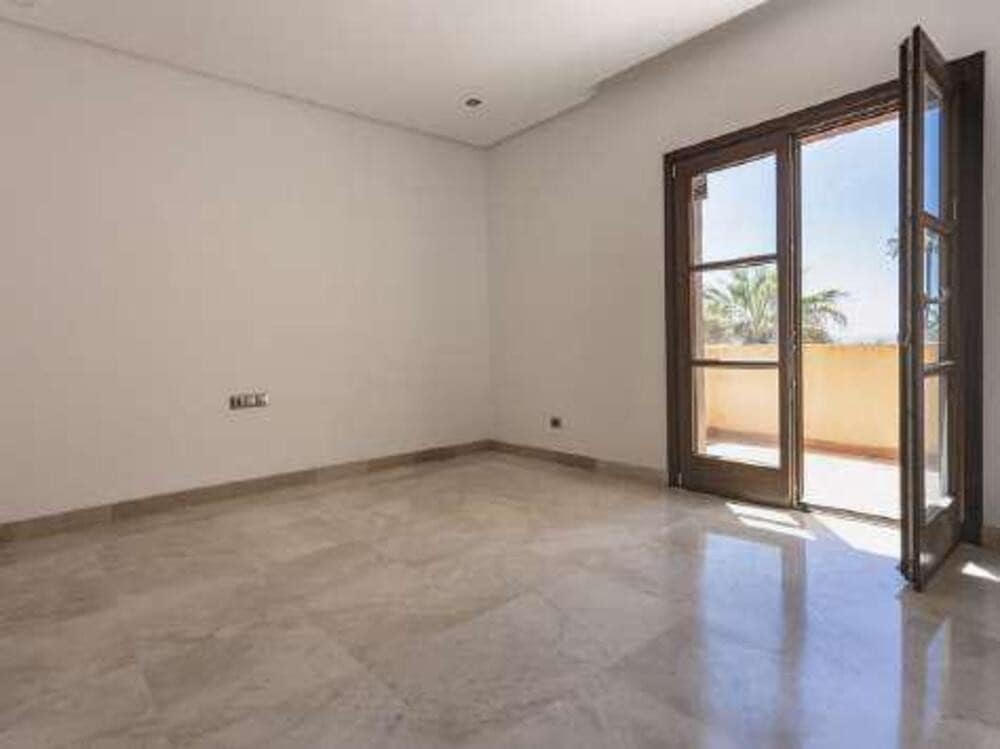 6 bedroom Villa for rent in Marbella with pool garage - € 9,000 (Ref: 9390045)