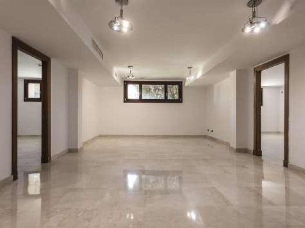 6 bedroom Villa for rent in Marbella with pool garage - € 9,000 (Ref: 9390045)