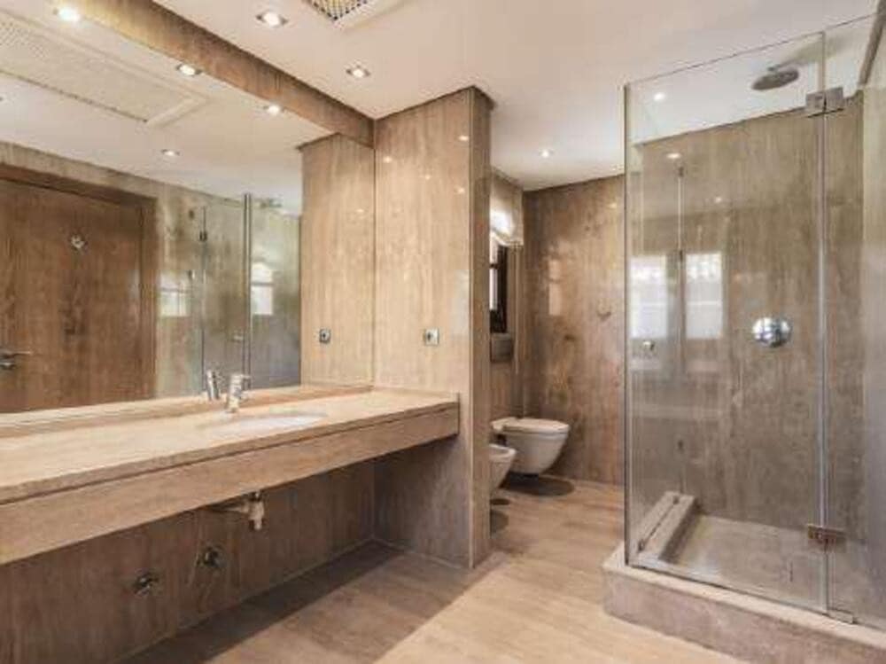 6 bedroom Villa for rent in Marbella with pool garage - € 9,000 (Ref: 9390045)