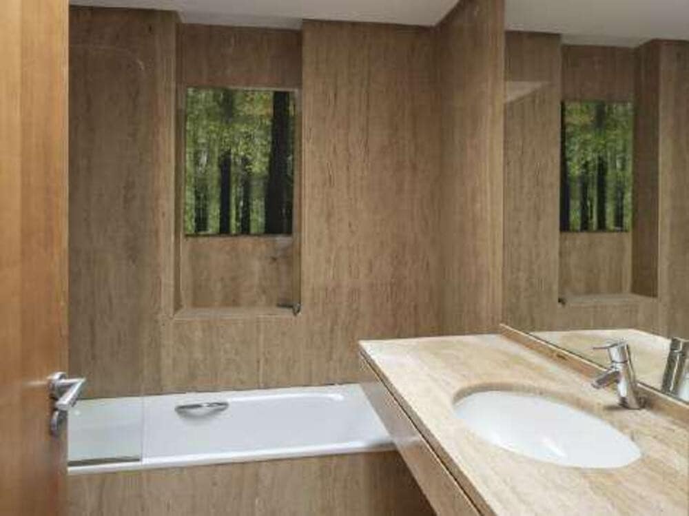 6 bedroom Villa for rent in Marbella with pool garage - € 9,000 (Ref: 9390045)