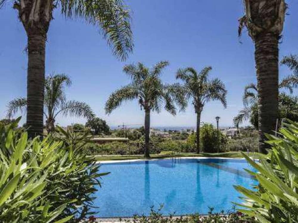 6 bedroom Villa for rent in Marbella with pool garage - € 9,000 (Ref: 9390045)