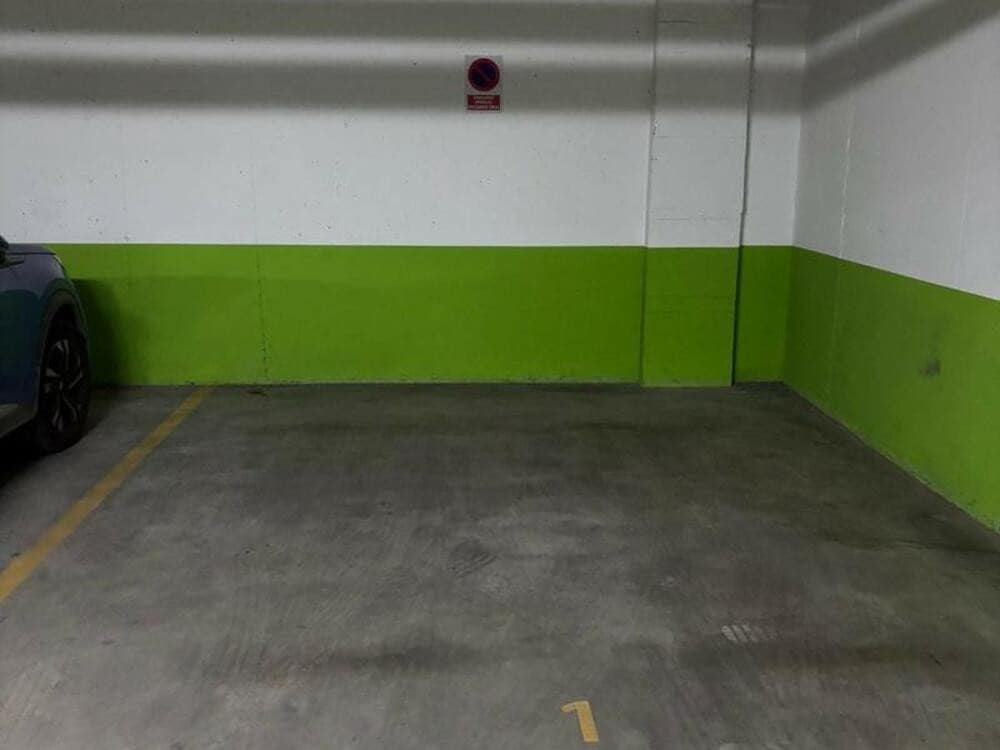 3 slaapkamer Appartement te huur in Marbella met garage - € 2.500 (Ref: 9390046)