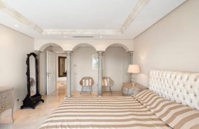 Apartamento de 3 habitaciones en Aloha Golf, Marbella en venta con piscina - 1.495.000 € (Ref: 9390047)