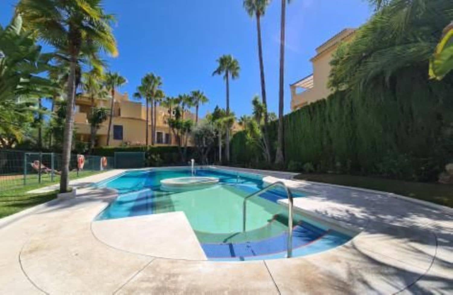 5 slaapkamer Appartement te koop in Marbella met zwembad garage - € 740.000 (Ref: 9390048)