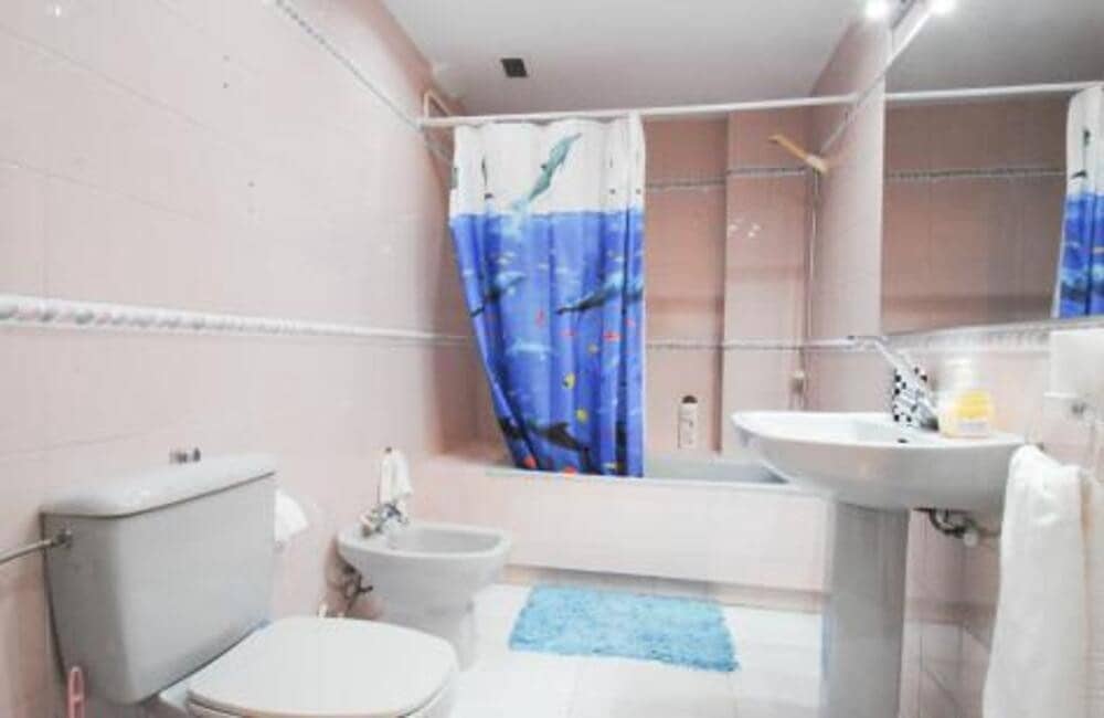 5 bedroom Apartment for rent in Marbella with pool garage - € 2,400 (Ref: 9390049)