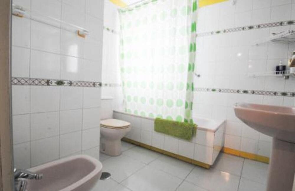 5 bedroom Apartment for rent in Marbella with pool garage - € 2,400 (Ref: 9390049)