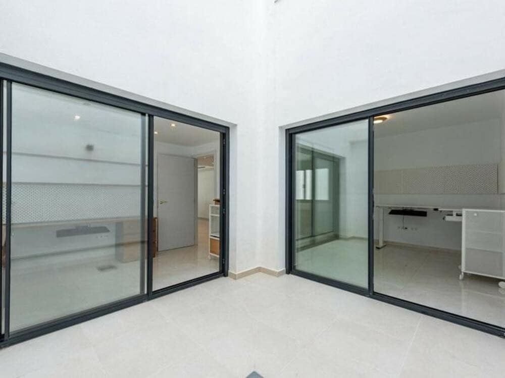 5 soveværelse Byhus til salg i Marbella med swimmingpool garage - € 750.000 (Ref: 9395547)