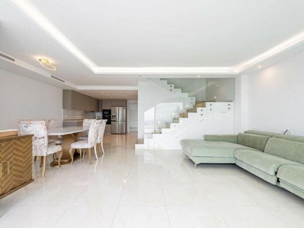 5 soveværelse Byhus til salg i Marbella med swimmingpool garage - € 750.000 (Ref: 9395547)