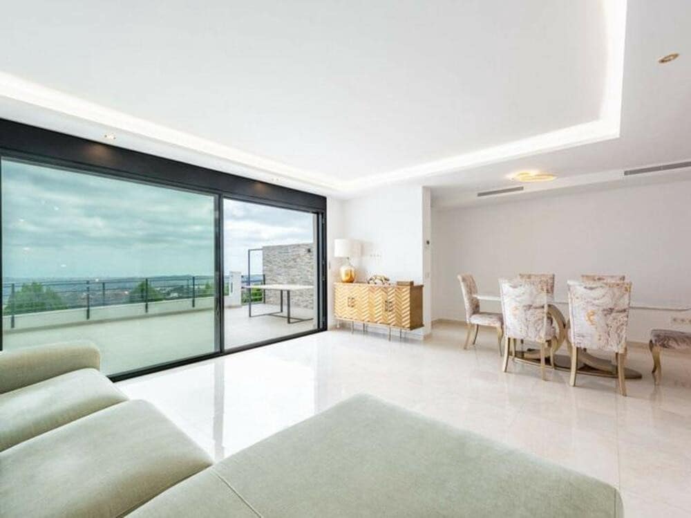 5 soveværelse Byhus til salg i Marbella med swimmingpool garage - € 750.000 (Ref: 9395547)