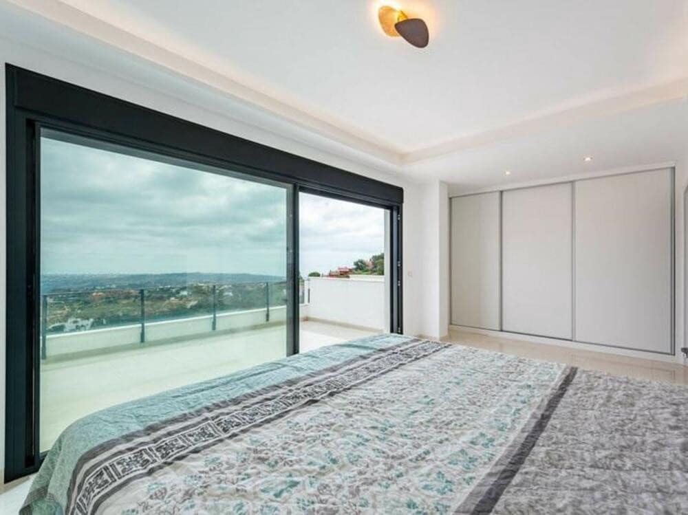 5 soveværelse Byhus til salg i Marbella med swimmingpool garage - € 750.000 (Ref: 9395547)