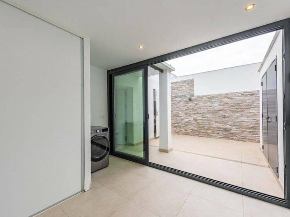 5 soveværelse Byhus til salg i Marbella med swimmingpool garage - € 750.000 (Ref: 9395547)