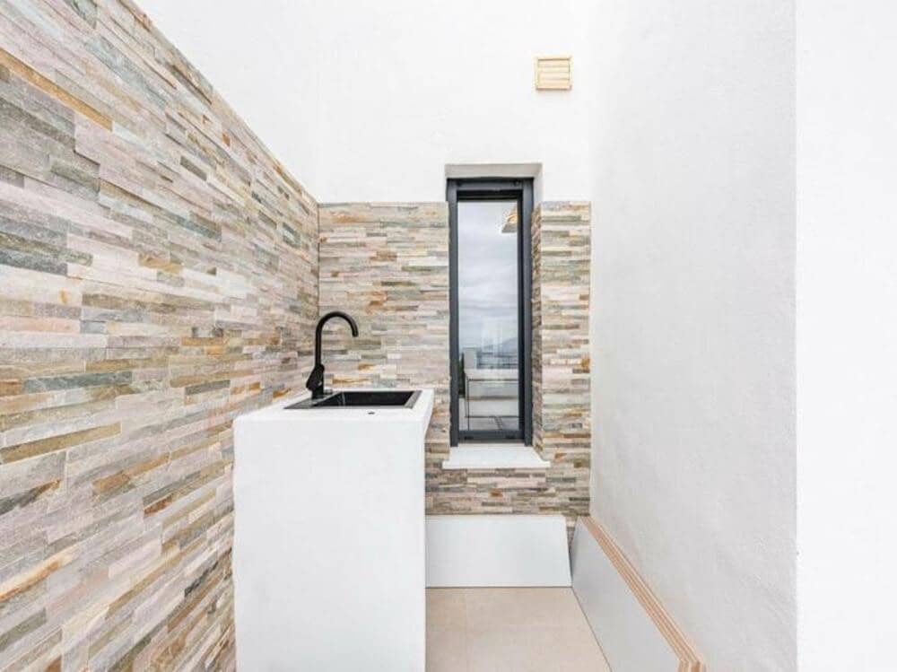 5 soveværelse Byhus til salg i Marbella med swimmingpool garage - € 750.000 (Ref: 9395547)