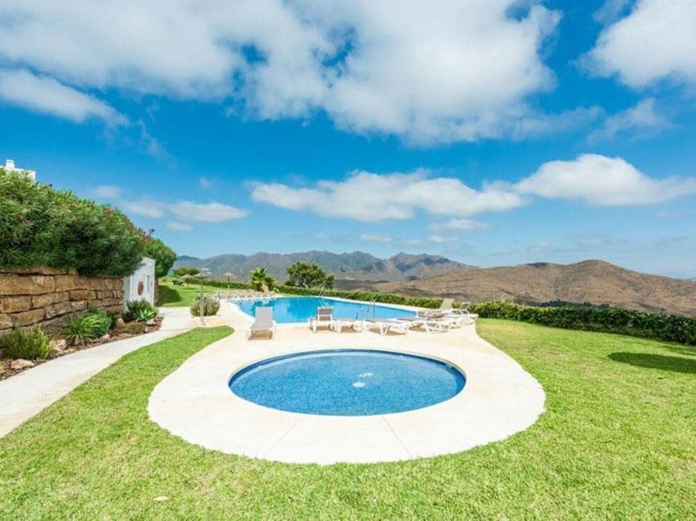 5 soveværelse Byhus til salg i Marbella med swimmingpool garage - € 750.000 (Ref: 9395547)