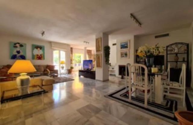 5 slaapkamer Appartement te koop in Nagüeles Alto, Marbella met zwembad garage - € 740.000 (Ref: 9395548)