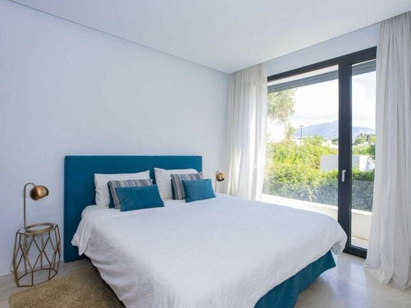 6 bedroom Villa for sale in La Quinta with pool garage - € 2,249,000 (Ref: 9395552)