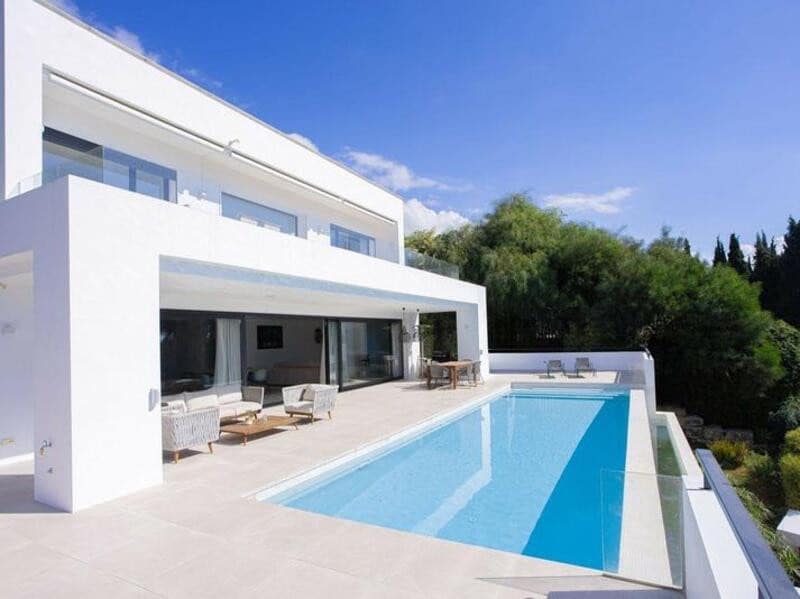 6 bedroom Villa for sale in La Quinta with pool garage - € 2,249,000 (Ref: 9395552)