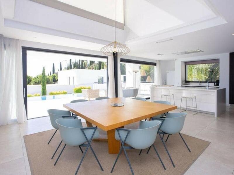 6 bedroom Villa for sale in La Quinta with pool garage - € 2,249,000 (Ref: 9395552)