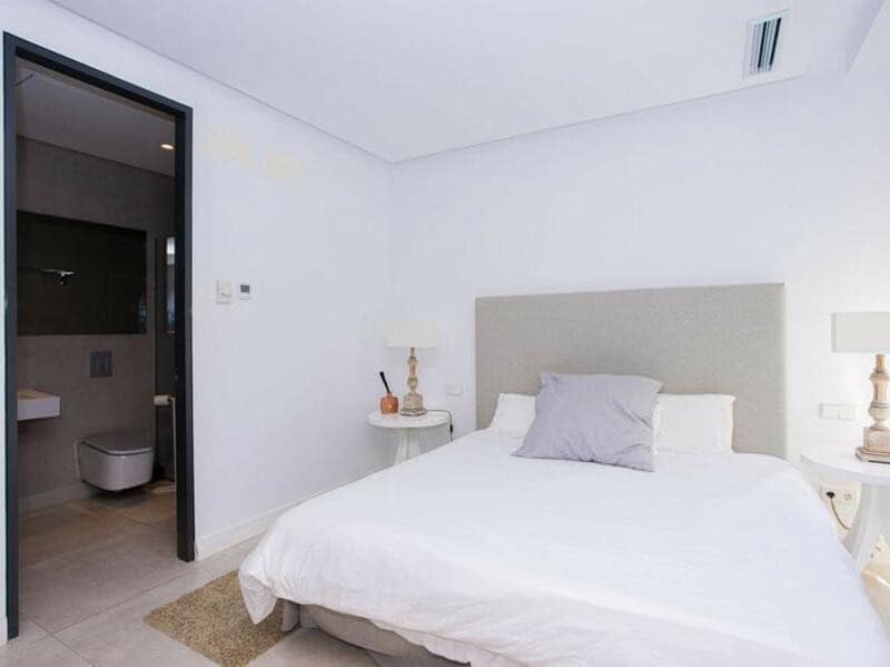 6 bedroom Villa for sale in La Quinta with pool garage - € 2,249,000 (Ref: 9395552)