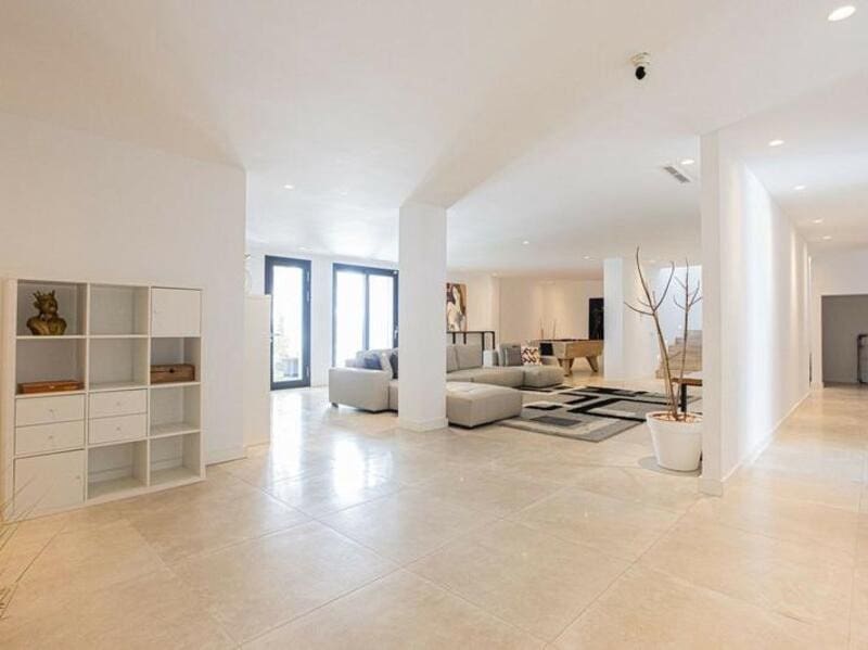 6 bedroom Villa for sale in La Quinta with pool garage - € 2,249,000 (Ref: 9395552)