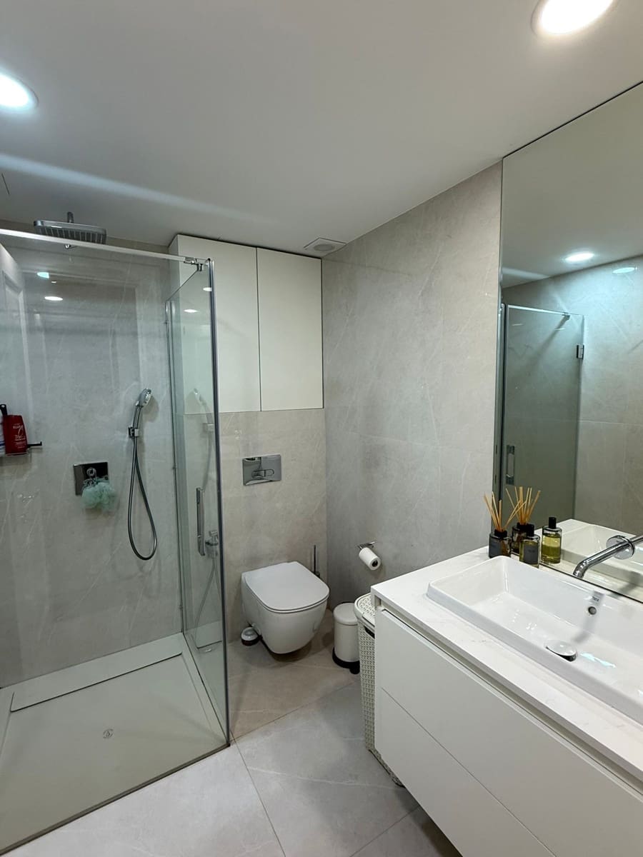 2 sovrum Lägenhet att hyra i Estepona med pool garage - 2 700 € (Ref: 9398021)