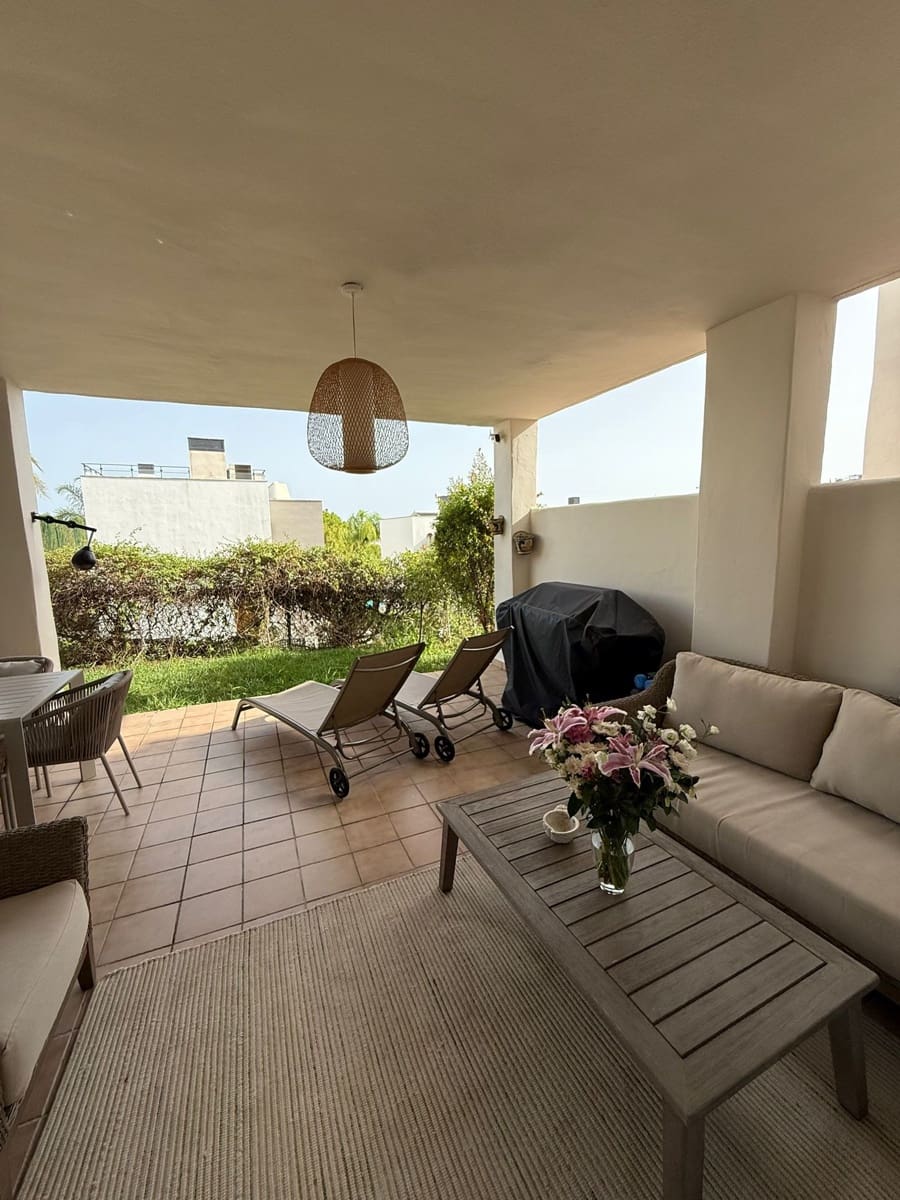 2 sovrum Lägenhet att hyra i Estepona med pool garage - 2 700 € (Ref: 9398021)