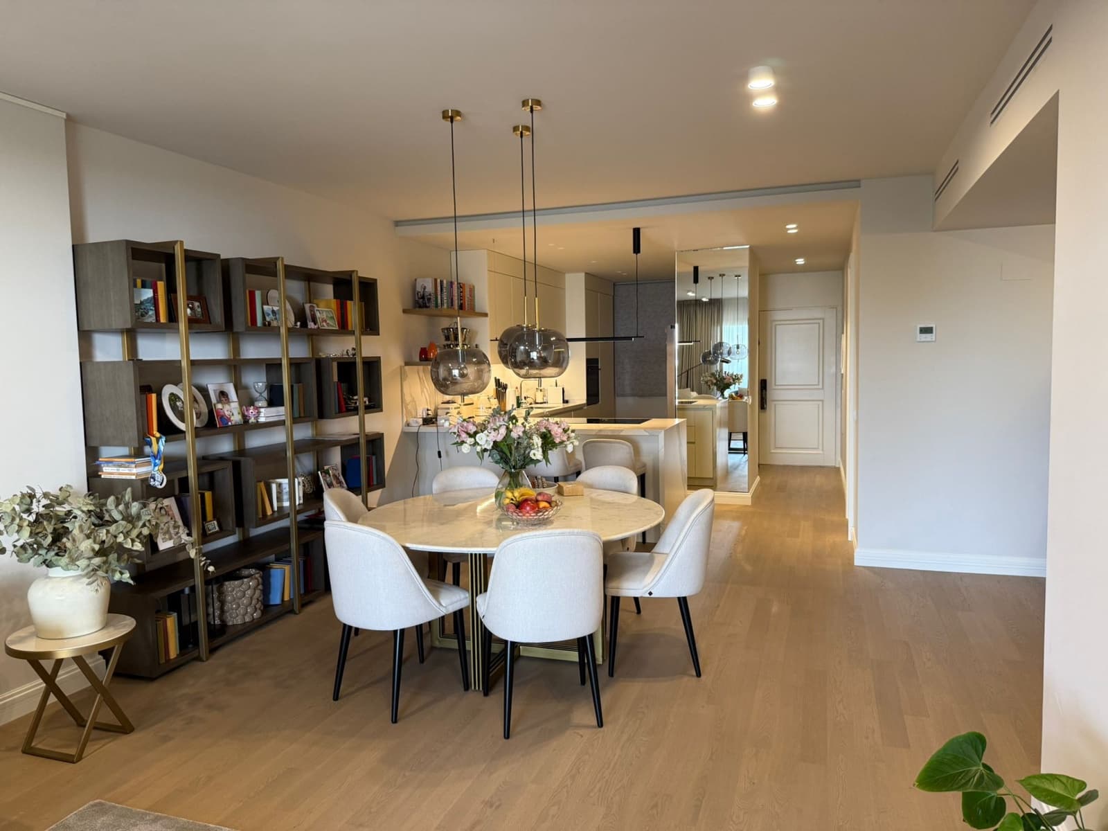 2 sovrum Lägenhet att hyra i Estepona med pool garage - 2 700 € (Ref: 9398021)