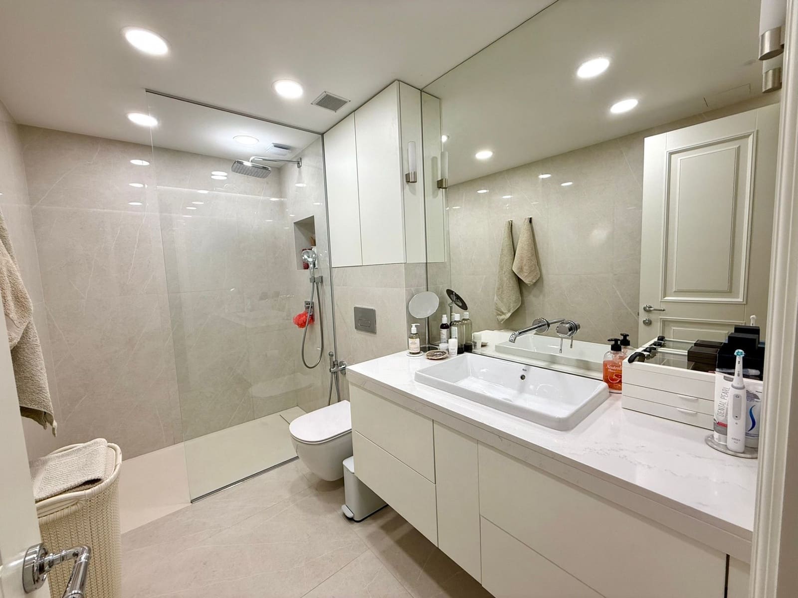 2 sovrum Lägenhet att hyra i Estepona med pool garage - 2 700 € (Ref: 9398021)