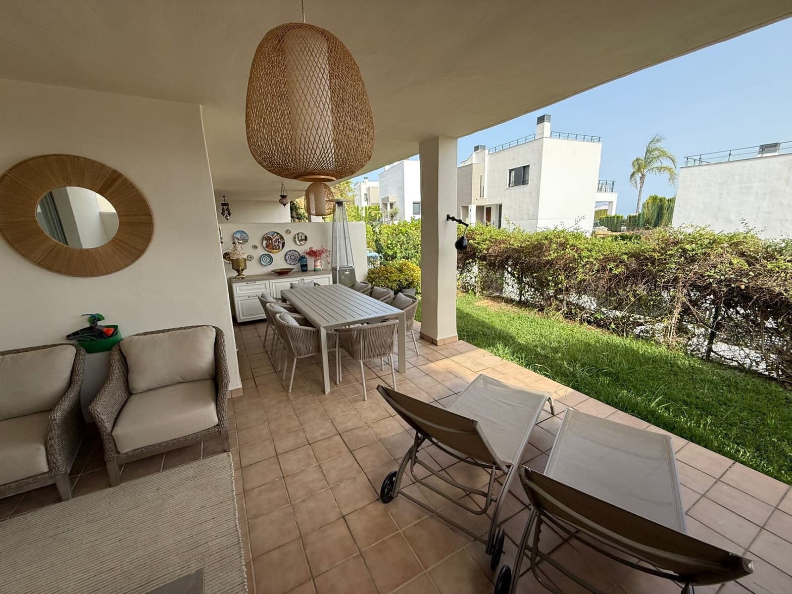 2 sovrum Lägenhet att hyra i Estepona med pool garage - 2 700 € (Ref: 9398021)