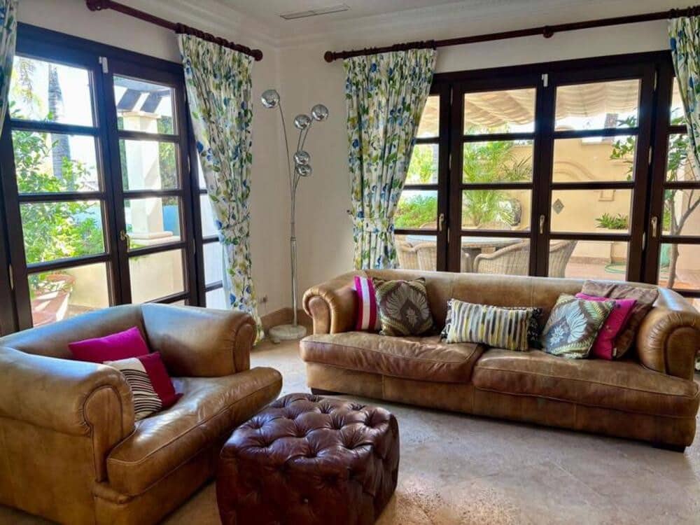 4 bedroom Villa for rent in La Quinta with pool garage - € 12,000 (Ref: 9398023)