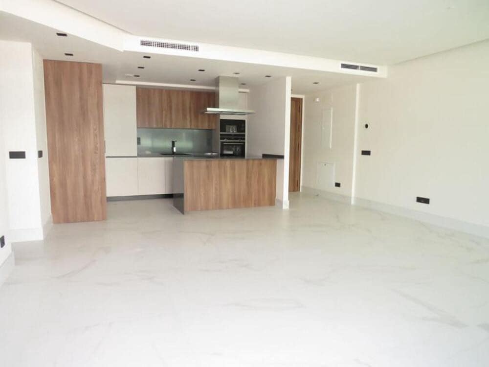 3 makuuhuone Huoneisto myytävänä paikassa San Pedro de Alcantara mukana uima-altaan 
autotalli - 665 000 € (Ref: 9398024)