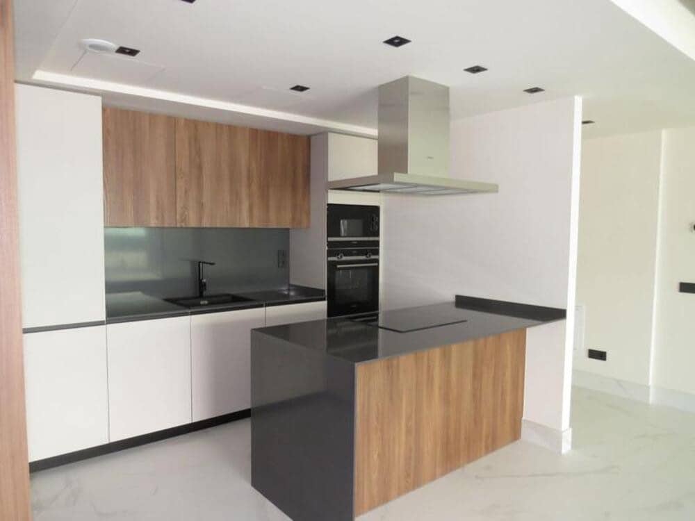 3 makuuhuone Huoneisto myytävänä paikassa San Pedro de Alcantara mukana uima-altaan 
autotalli - 665 000 € (Ref: 9398024)