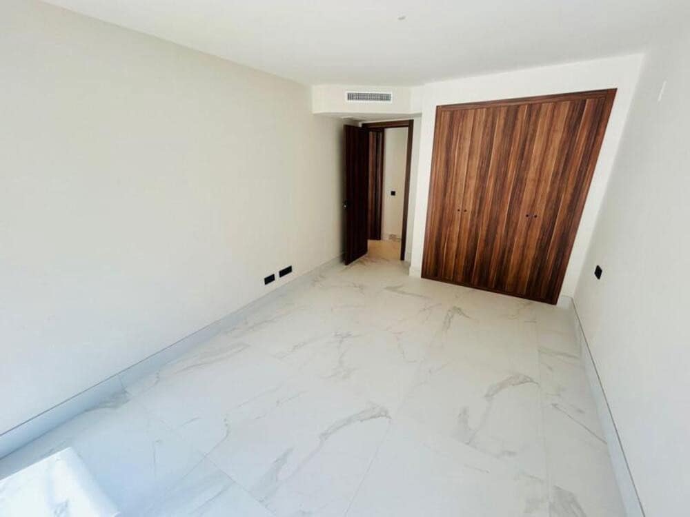 3 makuuhuone Huoneisto myytävänä paikassa San Pedro de Alcantara mukana uima-altaan 
autotalli - 665 000 € (Ref: 9398024)