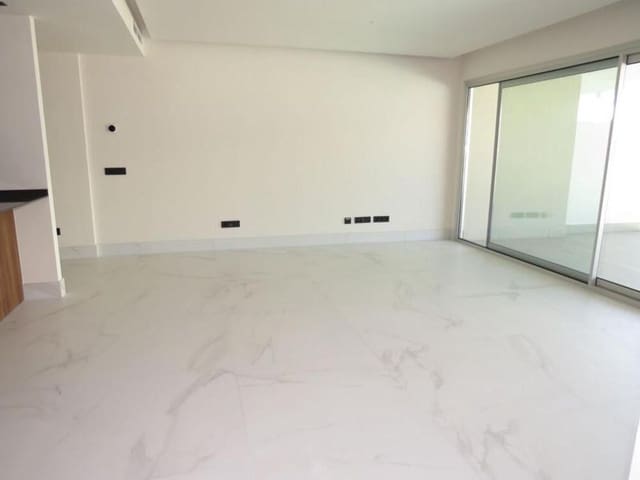 3 makuuhuone Huoneisto myytävänä paikassa San Pedro de Alcántara Pueblo, Marbella mukana uima-altaan 
autotalli - 665 000 € (Ref: 9398024)