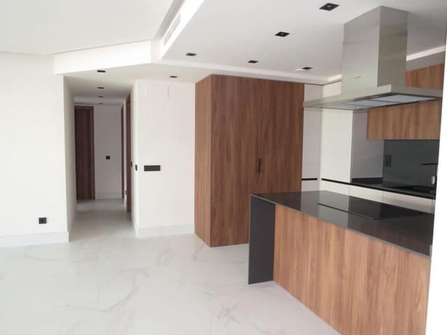 3 makuuhuone Huoneisto myytävänä paikassa San Pedro de Alcántara Pueblo, Marbella mukana uima-altaan 
autotalli - 665 000 € (Ref: 9398024)