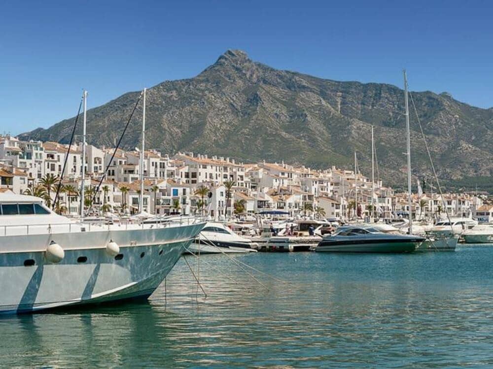 3 makuuhuone Huoneisto myytävänä paikassa San Pedro de Alcantara mukana uima-altaan 
autotalli - 665 000 € (Ref: 9398024)