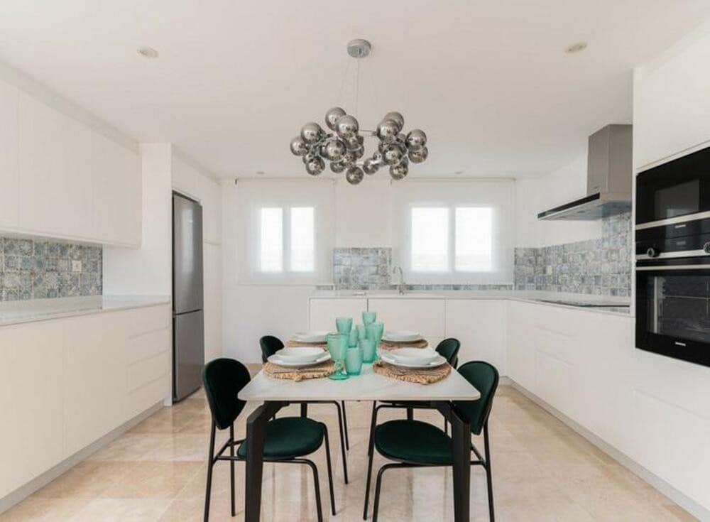 2 camera da letto Attico da affittare in Benahavis con piscina garage - 2.690 € (Rif: 9398025)