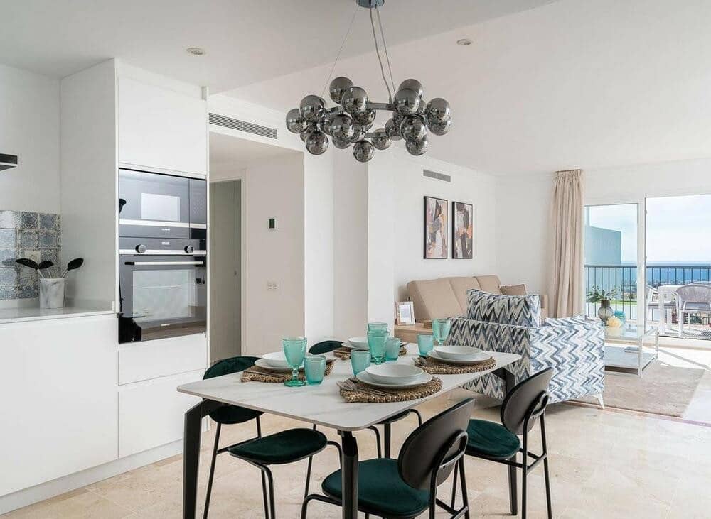 2 bedroom Penthouse for rent in Benahavis with pool garage - € 2,690 (Ref: 9398025)