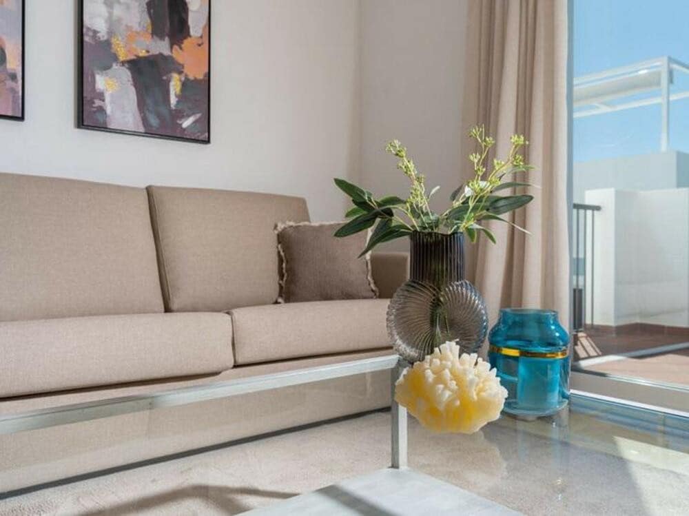 2 bedroom Penthouse for rent in Benahavis with pool garage - € 2,690 (Ref: 9398025)