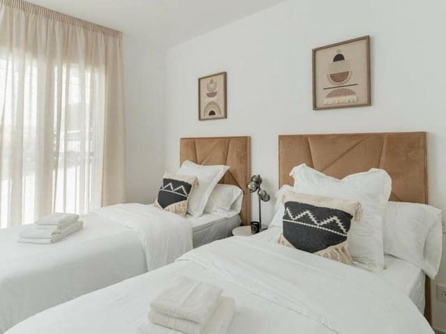 2 slaapkamer Penthouse te huur in El Paraíso, Benahavís met zwembad garage - € 2.690 (Ref: 9398025)