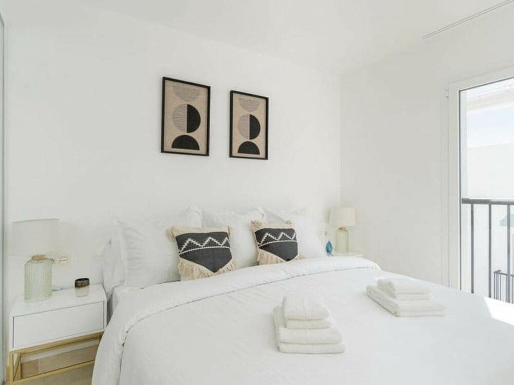 2 bedroom Penthouse for rent in Benahavis with pool garage - € 2,690 (Ref: 9398025)