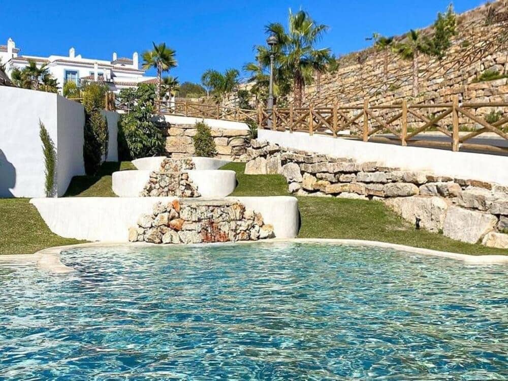 2 bedroom Penthouse for rent in Benahavis with pool garage - € 2,690 (Ref: 9398025)