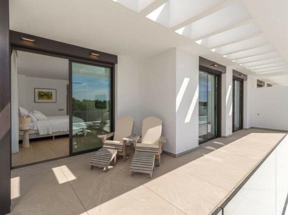 4 soverom Kjedet enebolig til salgs i Marbella med svømmebasseng garasje - € 2 095 000 (Ref: 9400305)