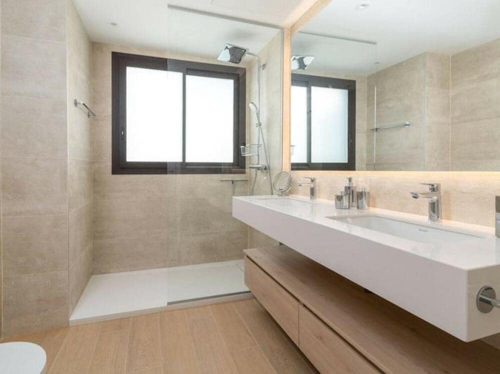 4 soverom Kjedet enebolig til salgs i Marbella med svømmebasseng garasje - € 2 095 000 (Ref: 9400305)