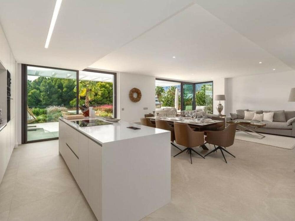 4 soverom Kjedet enebolig til salgs i Marbella med svømmebasseng garasje - € 2 095 000 (Ref: 9400305)